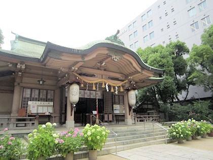 坐摩神社