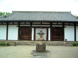 新薬師寺の本堂