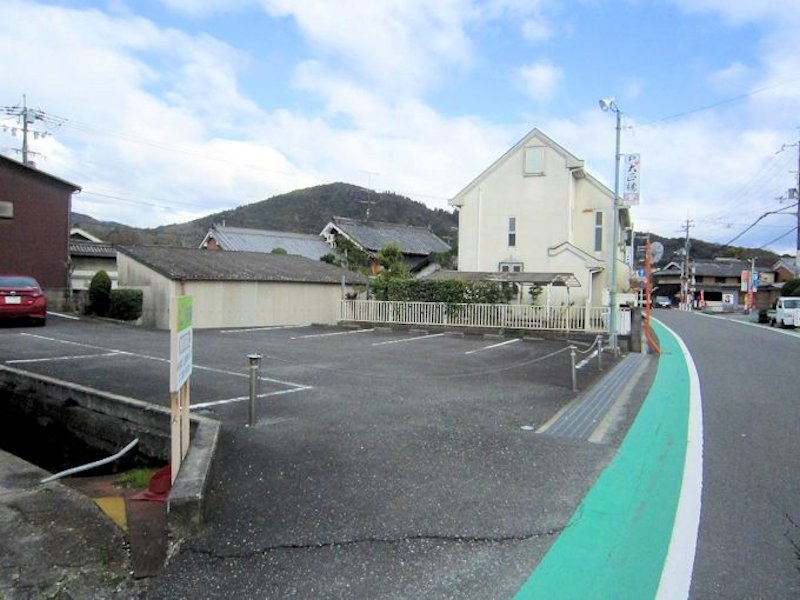 The parking lot of Ryokan Taishoro