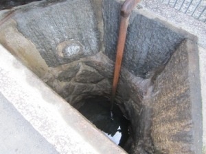 八木札の辻の井戸